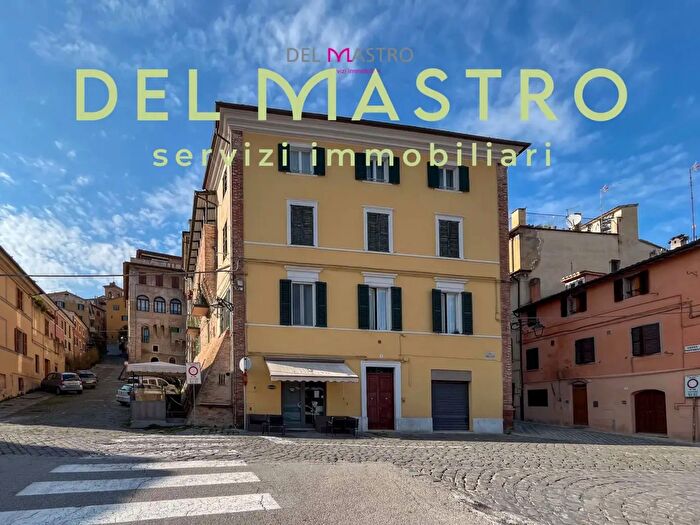 Appartamento quadrilocale in vendita in Via Andrea da Jesi, Jesi