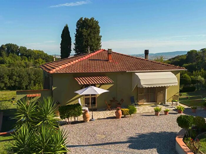Casa con 6 locali in vendita in LocCafaggio, Rosignano Marittimo