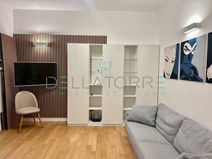Appartamento bilocale in affitto in Via Cicco Simonetta, Corso Genova, Milano