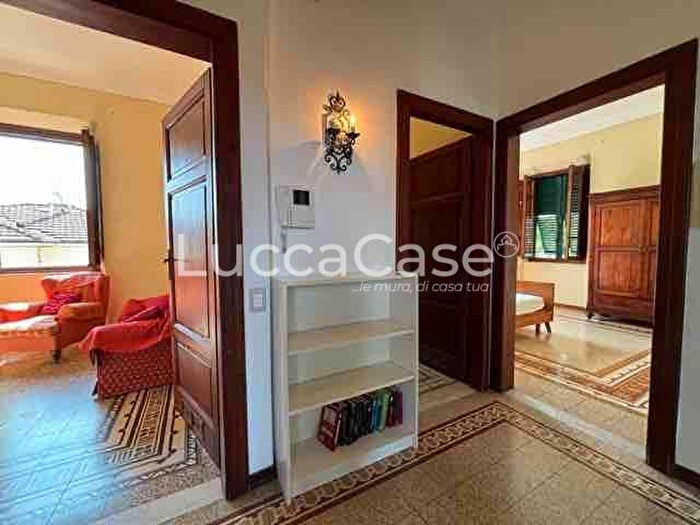 Casa con 5 locali in vendita in Azzarosa, Lucca