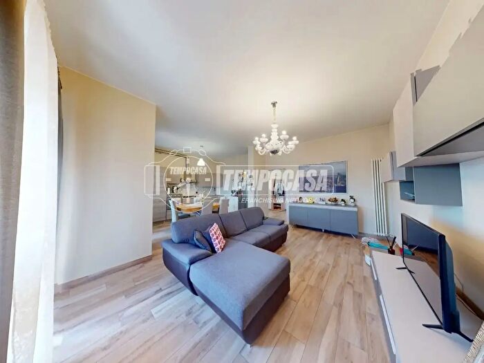 Appartamento con 5 locali in vendita in Via San Benigno a, Volpiano