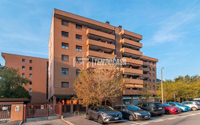 Appartamento trilocale in vendita in Via Aurora, Paderno Dugnano