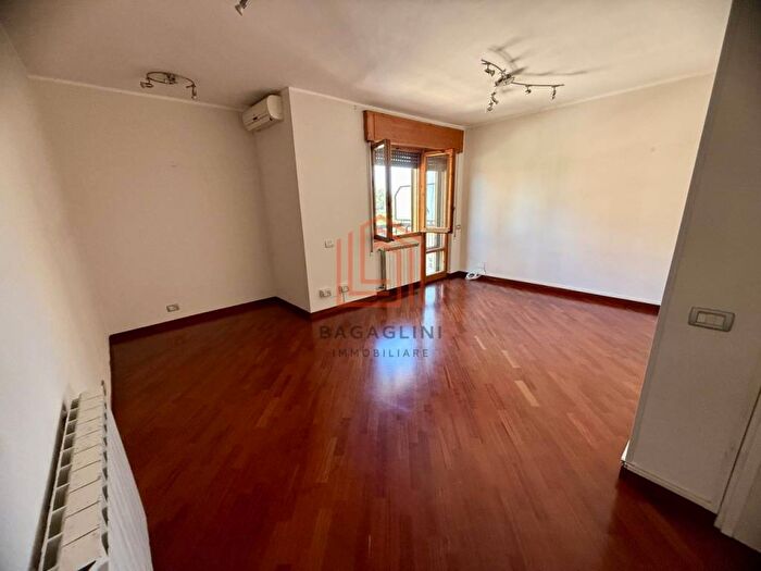Appartamento con 5 locali in affitto in Via Adda, Gionchetto, Latina
