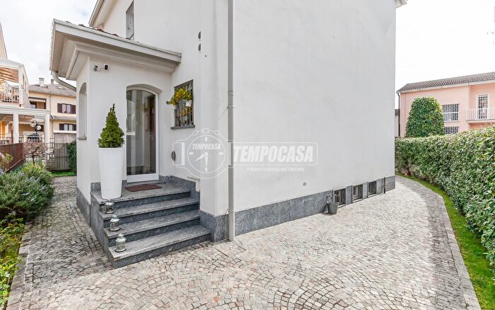 Case in Vendita e in Affitto - 3