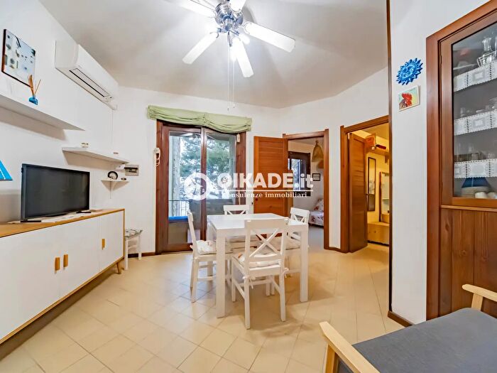 Appartamento trilocale in vendita in Via Collina, Pula