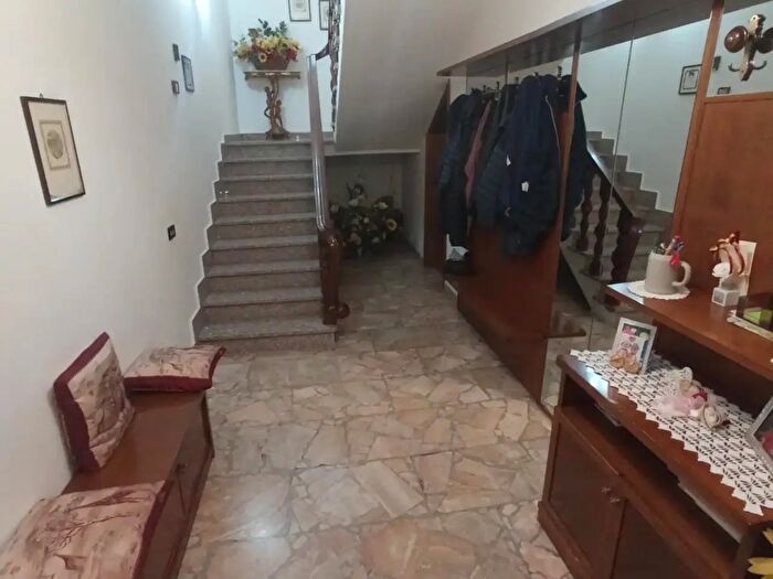 Casa con 10 locali in vendita in San Miniato