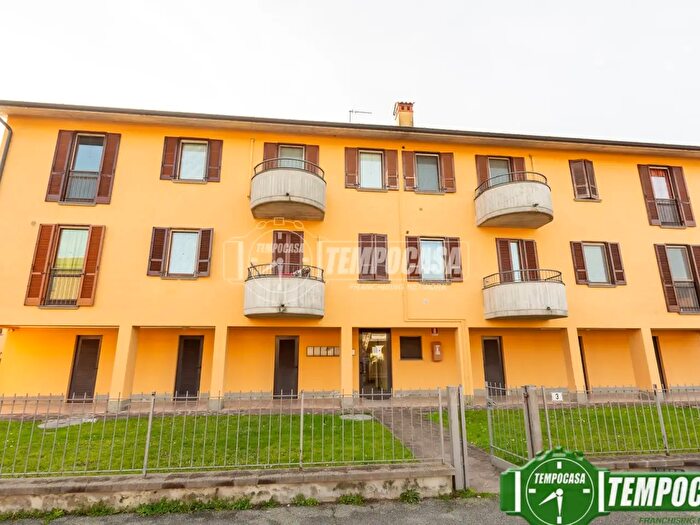 Appartamento trilocale in vendita in Via Padana, Agnadello