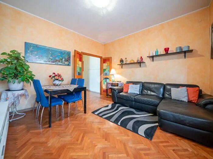 Appartamento trilocale in vendita in Viale dei Mille, Reggio nell'Emilia