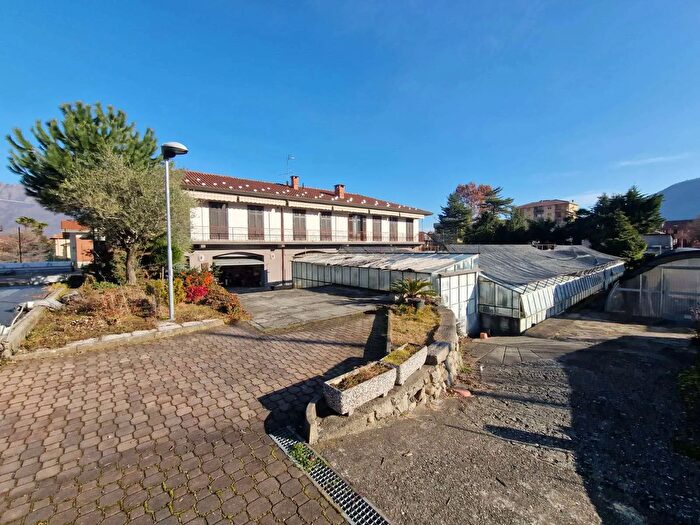 Casa con 10 locali in vendita in Via Corridoni, Gravellona Toce