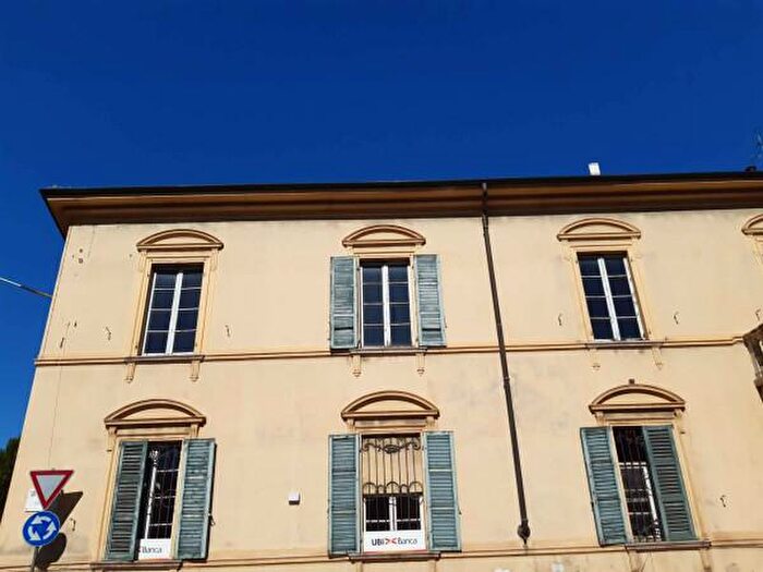 Appartamento con 6 locali in vendita in Via Sempione, Oleggio