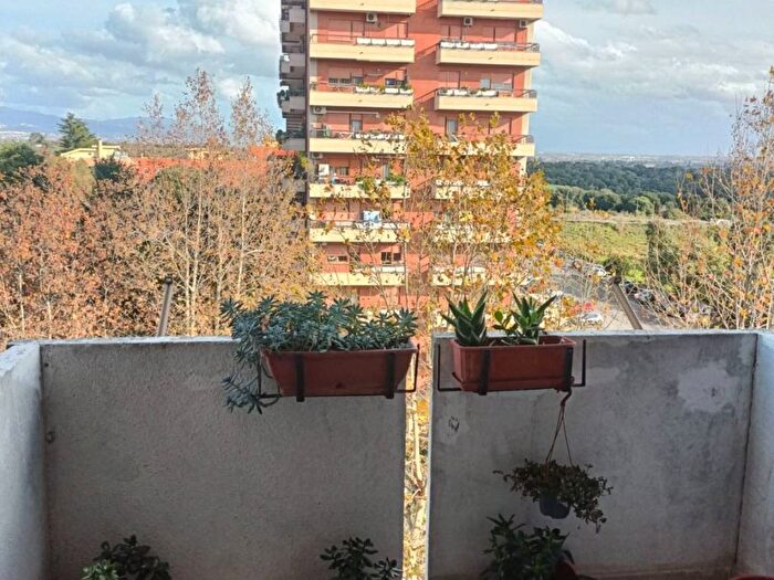 Appartamento trilocale in affitto in Via Pietro Nenni, Pomezia Centro, Pomezia