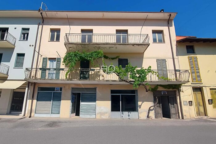 Casa con 17 locali in vendita in Via Pietro da Salò, Salo