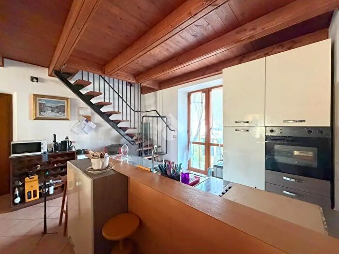 Appartamento trilocale in vendita in Via Traforo, Bussoleno