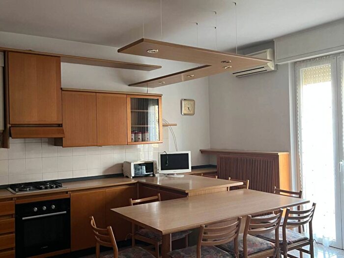 Appartamento bilocale in affitto in Via dei Lamberti, Borgo Roma, Verona