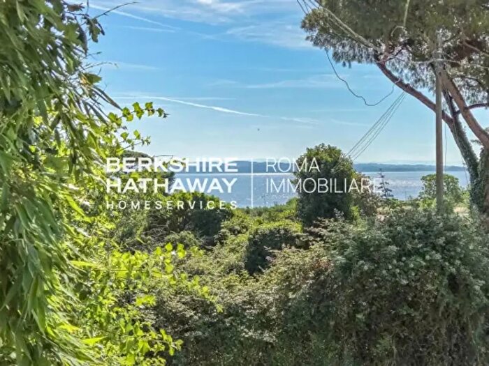 Casa con 6 locali in vendita in Via Circumlacuale, Bracciano