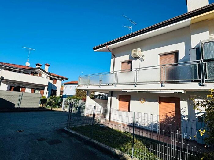 Appartamento con 6 locali in affitto in VIA ACQUEDOTTO, Centro, Savogna dIsonzo