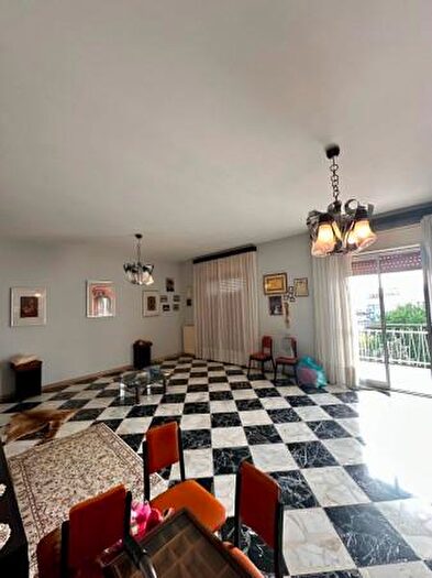 Appartamento quadrilocale in vendita in Via Paternò, Siracusa