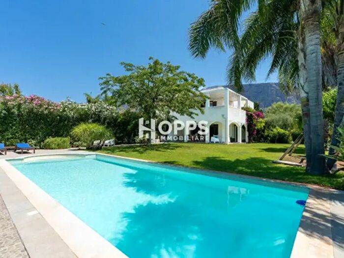 Casa con 6 locali in vendita in Via Gorgia, Terrasini