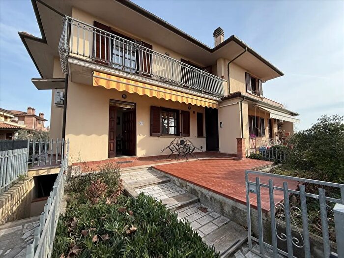 Appartamento quadrilocale in vendita in Via Bruno Buozzi, Castiglione Del Lago