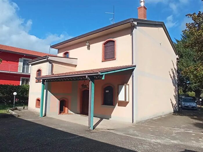 Casa quadrilocale in vendita in Via Pioppeto, Prata Di Principato Ultra