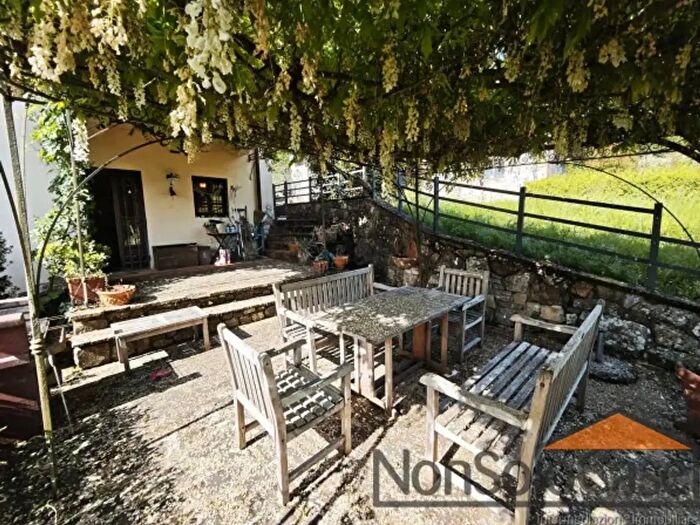 Appartamento con 6 locali in vendita in Via Bino Bini, Vaiano