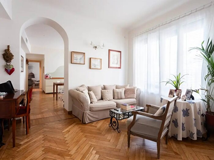 Appartamento quadrilocale in vendita in Via Nirone, Milano
