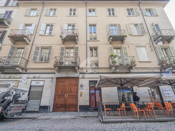 Appartamento trilocale in affitto in Via Giuseppe Mazzini, Torino