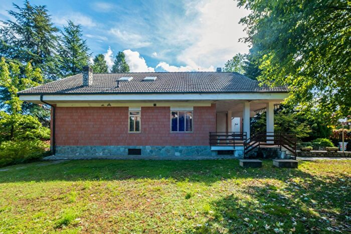 Casa con 10 locali in vendita in Via Musinè Bis, Giaveno