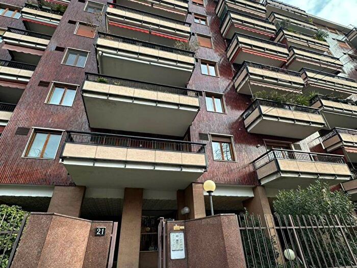 Appartamento trilocale in affitto in Via Nicola Piccinni, Buenos Aires, Milano