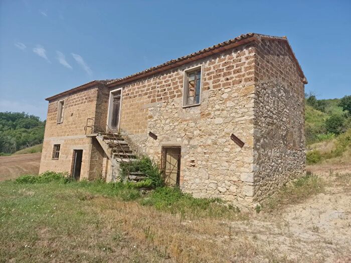 Casa con 5 locali in vendita in Via del Fossato, Guardea