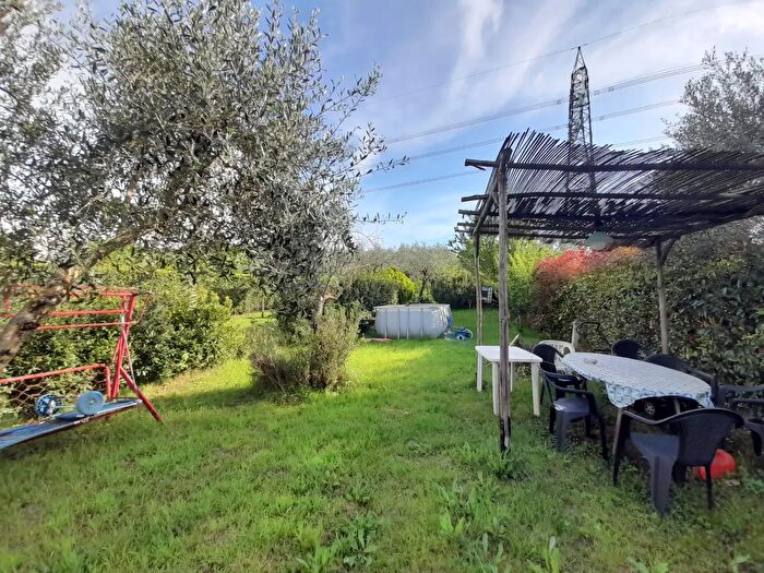 Casa quadrilocale in vendita in Via delle Prata, Scandicci