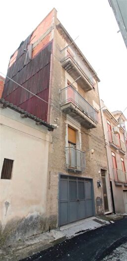 Casa trilocale in vendita in Via Brenta Carlentini, Carlentini