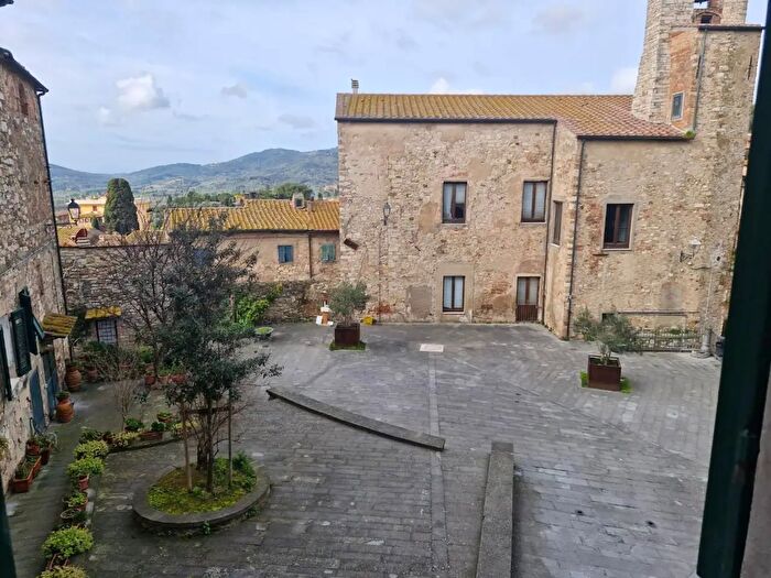 Appartamento con 5 locali in vendita in Suvereto