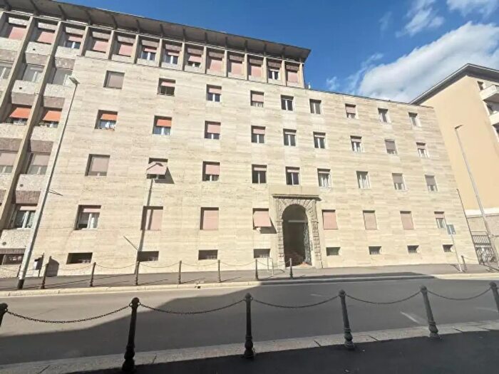 Appartamento quadrilocale in vendita in Via Antonio Giovanni Scopoli, Pavia