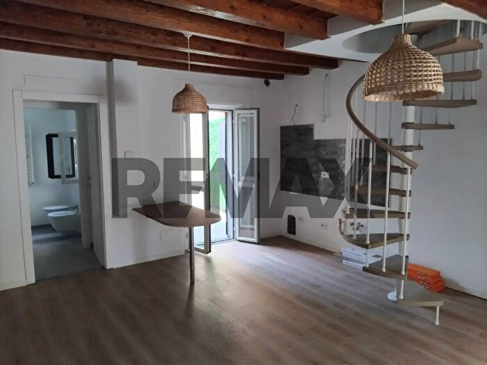 Casa trilocale in vendita in Via Torti, Monza