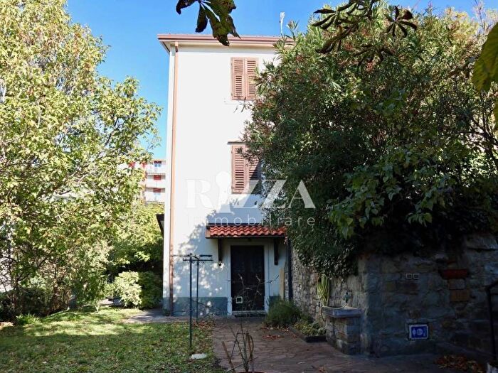 Casa quadrilocale in affitto in Vicolo dellOspitale Militare, Cologna Università, Trieste