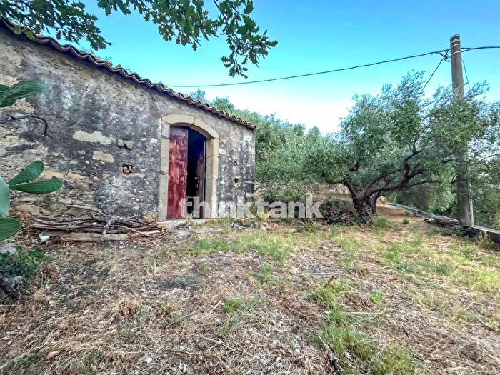 Casa monolocale in vendita in Piedimonte Etneo