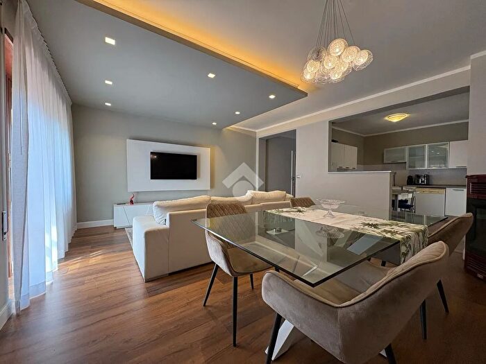 Appartamento con 6 locali in vendita in Via Valsorda, Gualdo Tadino