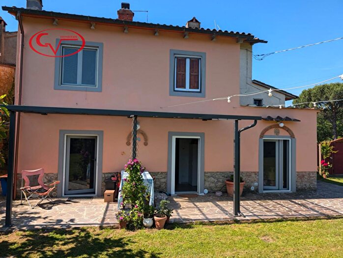 Casa con 6 locali in vendita in Strada Comunale della Traiana, Terranuova Bracciolini