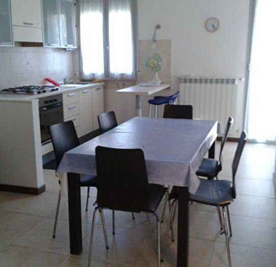 Appartamento trilocale in affitto in Via Podesti, Lungomare di Levante, Senigallia