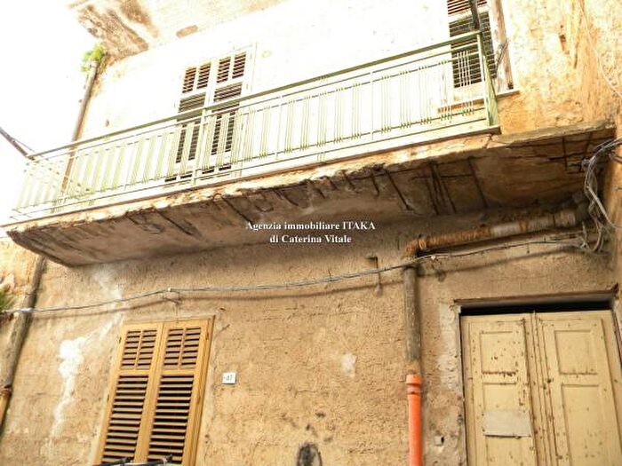 Appartamento con 6 locali in vendita in Via Generosi, Villabate