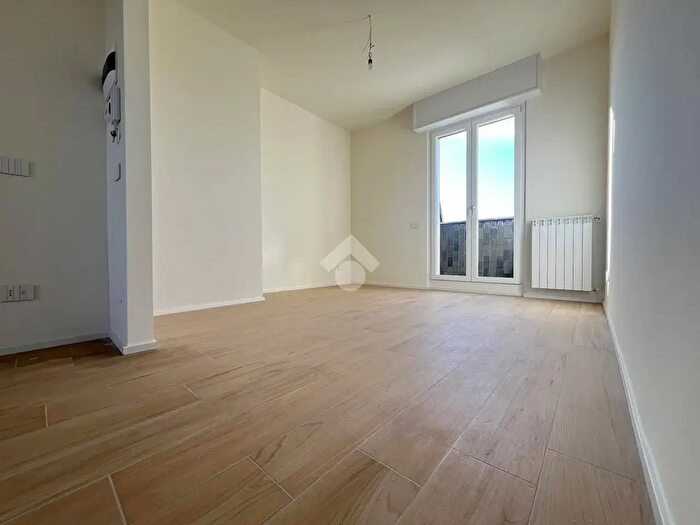 Appartamento trilocale in vendita in Via Monte Grappa, Carugate