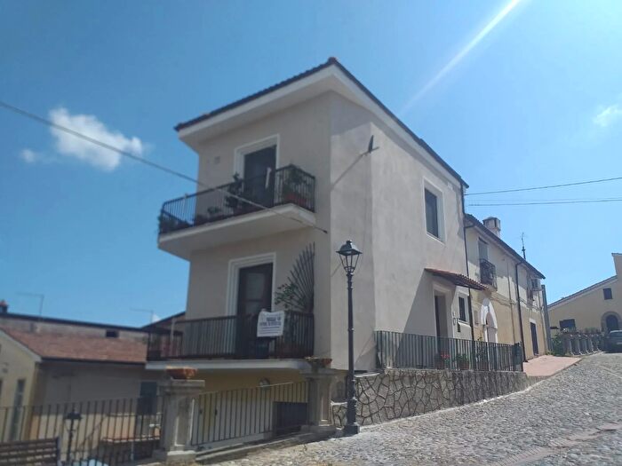 Casa trilocale in vendita in Via San Nicola di Bari, Rovito
