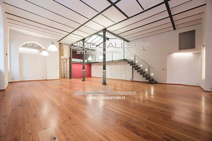 Appartamento trilocale in vendita in Corso Mentana, Genova