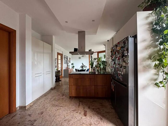 Casa con 5 locali in vendita in Via Paradiso, Vergiate