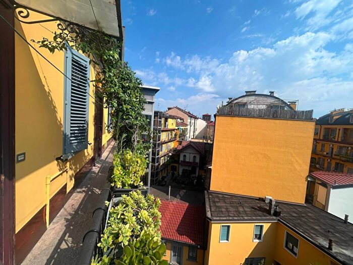 Appartamento bilocale in affitto in Moscova, Milano
