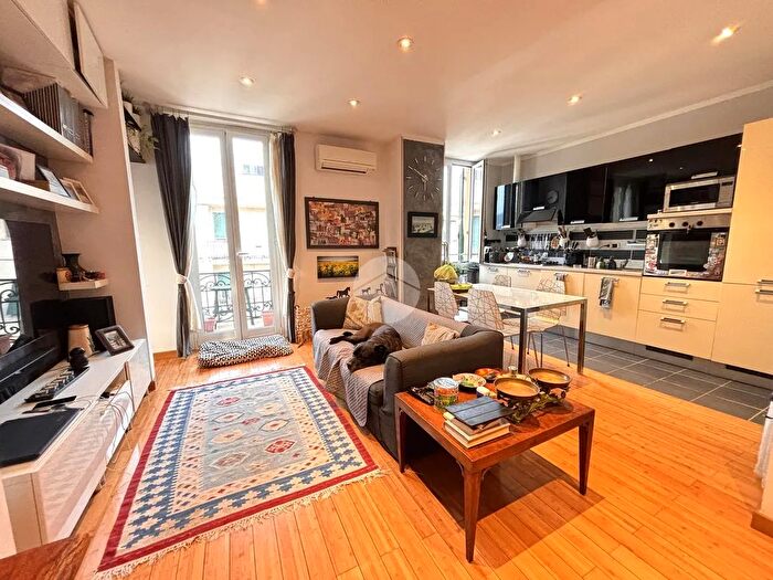 Appartamento trilocale in vendita in Via Anton Giulio Barrili a Sca, Genova