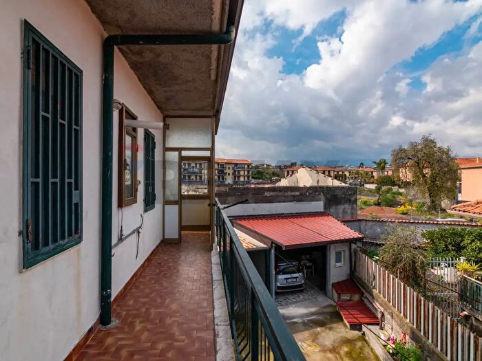 Appartamento quadrilocale in vendita in Via Asia, Gravina Di Catania