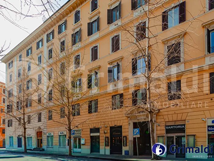 Appartamento quadrilocale in vendita in Via Fabio Massimo, Roma