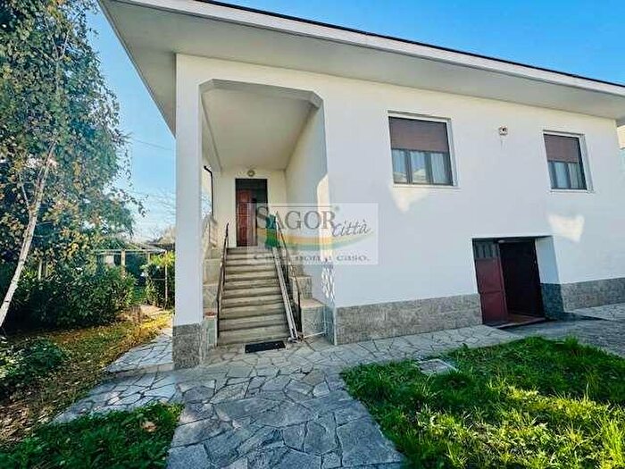 Casa quadrilocale in vendita in Via Martiri del XXI, Pinerolo